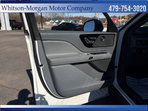 Used 2020 Lincoln Aviator Reserve image 11