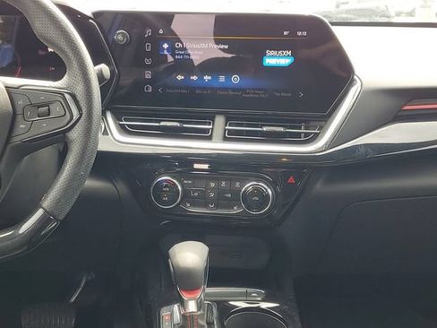 Used 2024 Chevrolet Trax RS w/ Sunroof Package FWD image 30