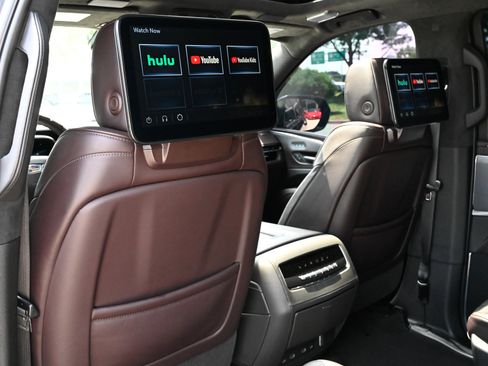 Used 2023 Cadillac Escalade ESV Sport Platinum w/ LPO, ONYX Package AWD/4WD image 36
