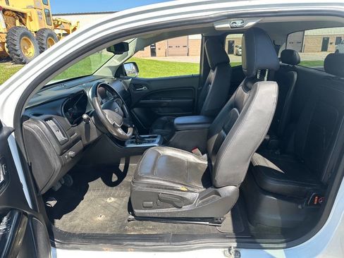 Used 2015 Chevrolet Colorado LT w/ Luxury Package RWD image 11