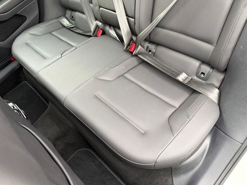 Used 2019 Volkswagen e-Golf SEL Premium image 42