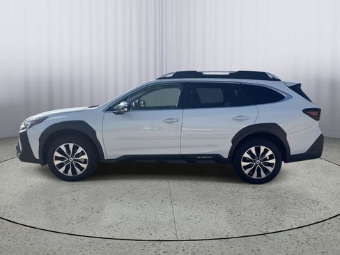 Used 2025 Subaru Outback Touring XT AWD/4WD image 2