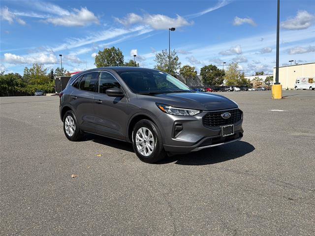 Certified 2023 Ford Escape Active AWD/4WD image 3