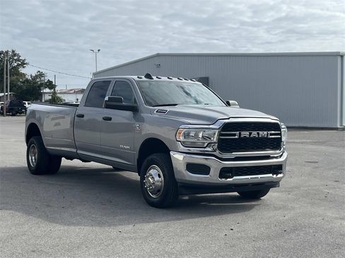 Used 2022 RAM 3500 Tradesman image 7