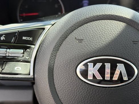 Used 2021 Kia Seltos S AWD/4WD image 16