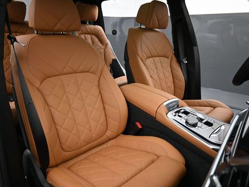 Used 2026 BMW X7 xDrive40i w/ M Sport Package image 22