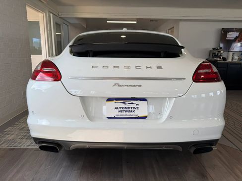 Used 2013 Porsche Panamera 4 Platinum Edition image 3