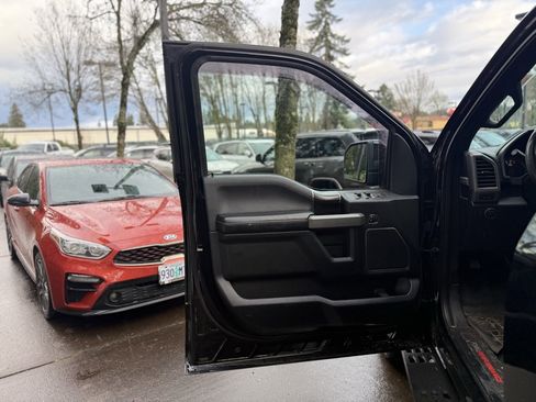 Used 2018 Ford F150 Raptor w/ Equipment Group 802A Luxury image 23