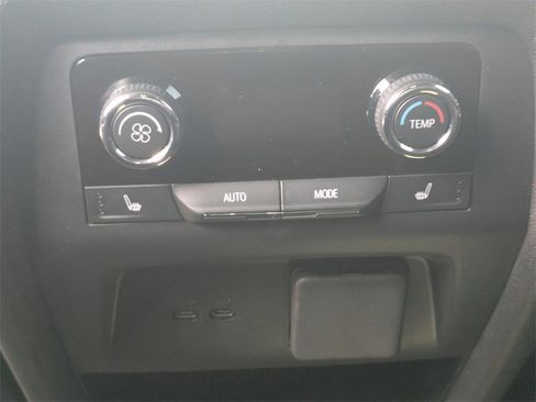 Used 2025 Chevrolet Traverse RS w/ LPO, Floor Liner Package image 16