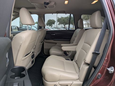 Used 2022 Honda Pilot Touring image 15