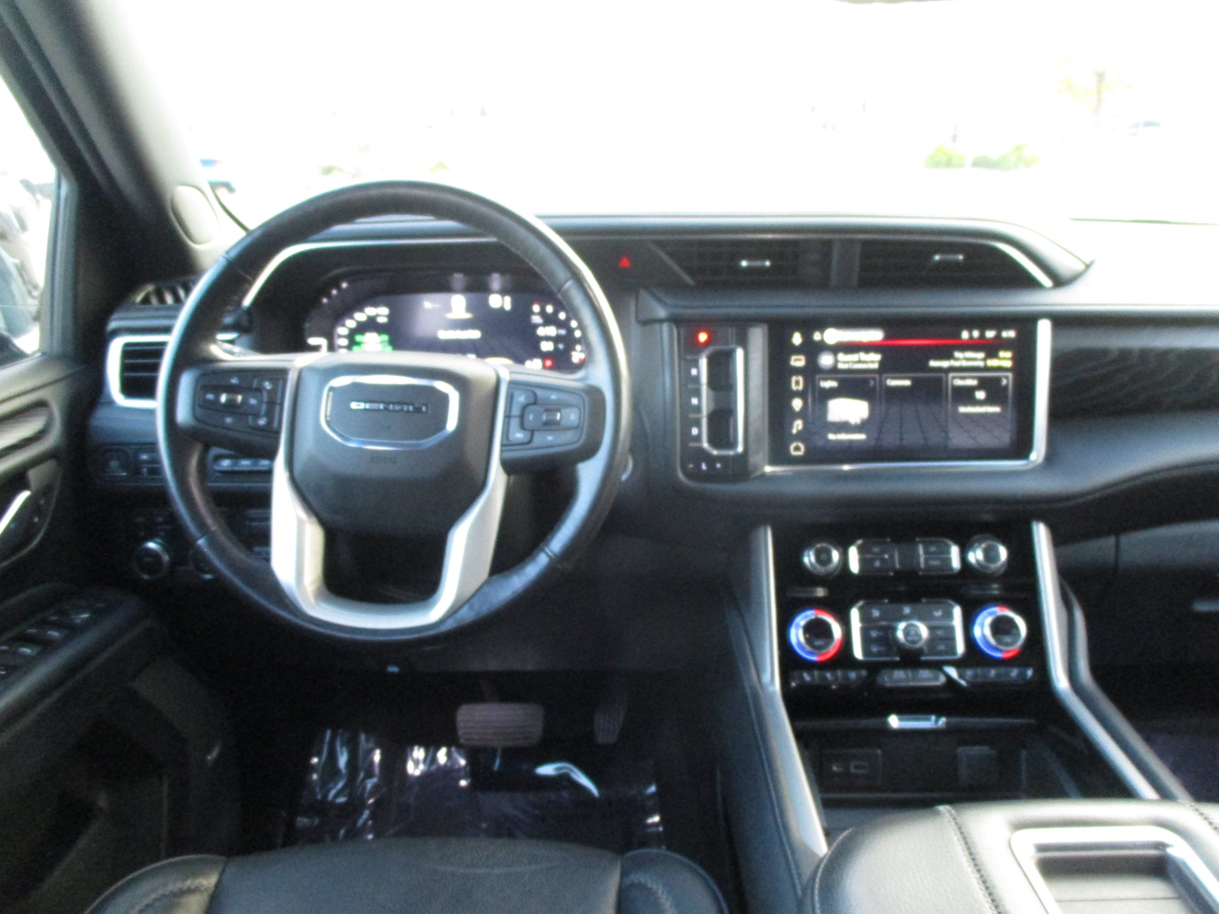 Used 2022 GMC Yukon XL Denali w/ Max Trailering Package AWD/4WD image 14