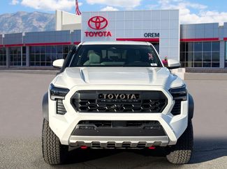 New 2026 Toyota Tacoma 4x4 Double Cab Hybrid video 2