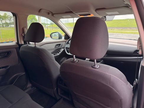 Used 2023 Nissan Rogue S AWD/4WD image 27