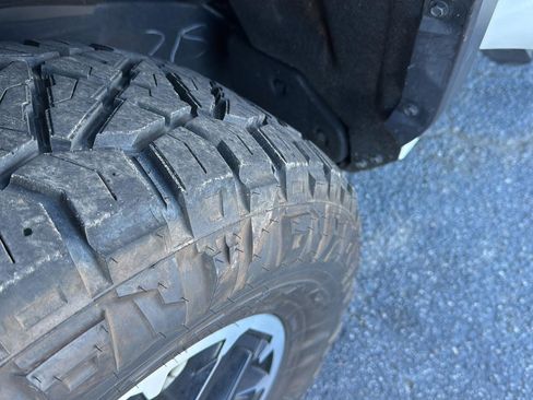 Used 2025 Toyota Tacoma TRD Off-Road image 32