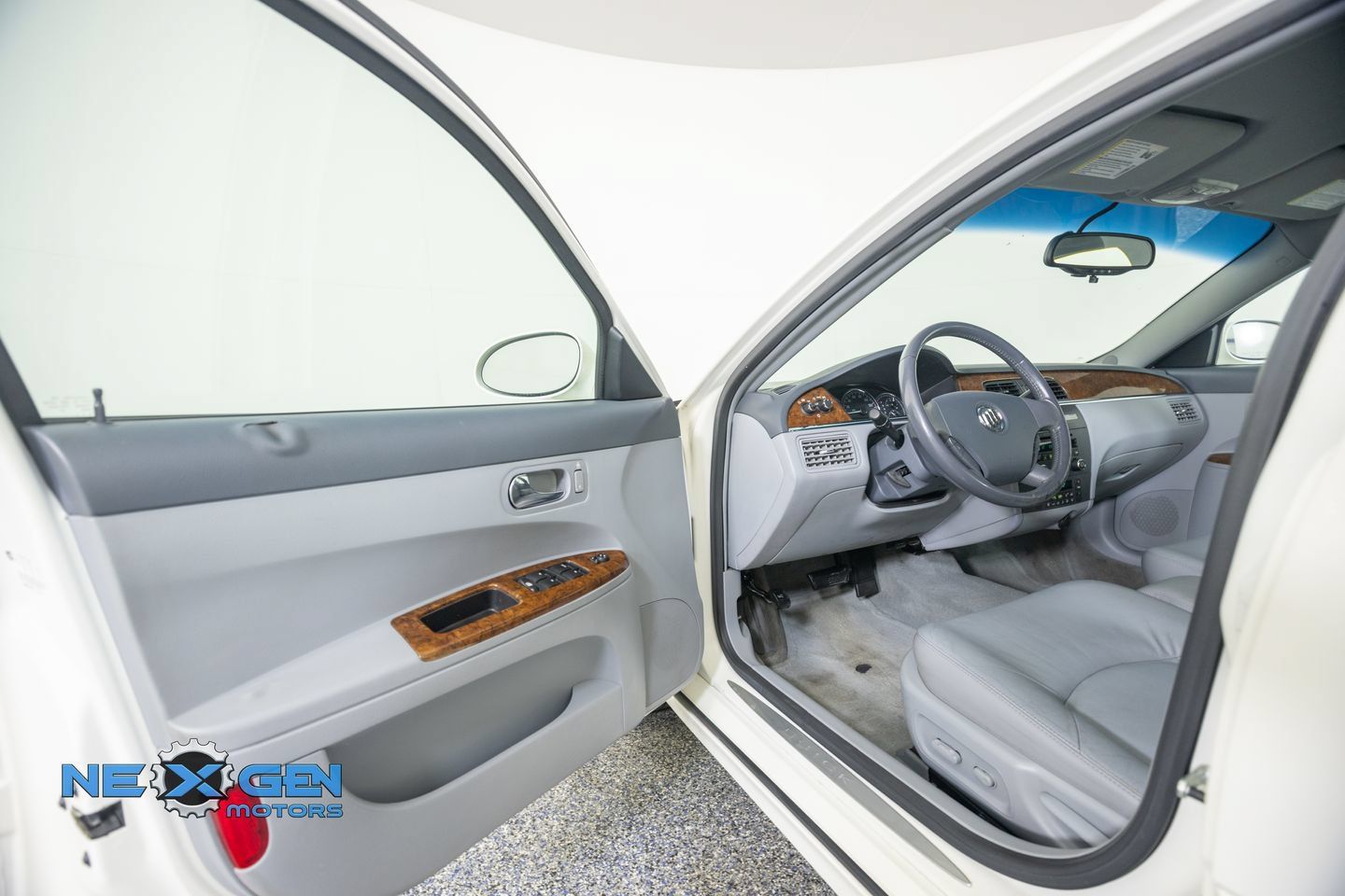 Used 2006 Buick LaCrosse CXL w/ Chrome Appearance Package FWD image 10