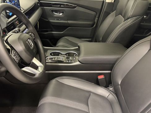 New 2025 Honda Pilot Touring image 19