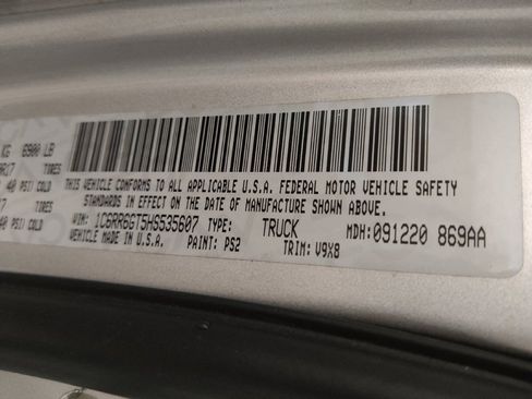 Used 2017 RAM 1500 Classic SLT RWD image 33