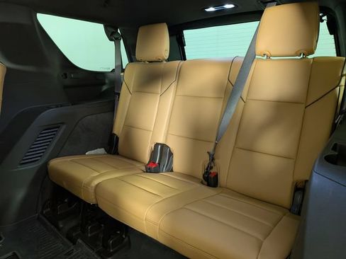 Used 2025 Cadillac Escalade Premium Luxury AWD/4WD image 9