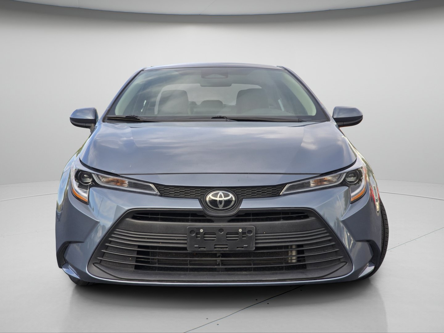 Used 2025 Toyota Corolla LE FWD image 3