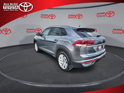 Used 2020 Volkswagen Atlas Cross Sport SE image 6