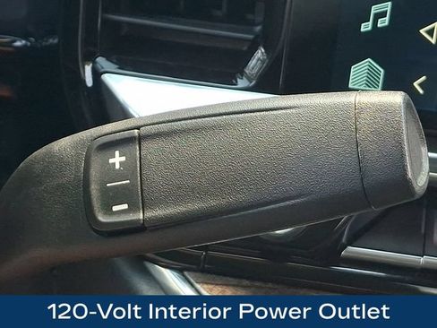 Used 2025 Chevrolet Silverado 1500 LT AWD/4WD image 11