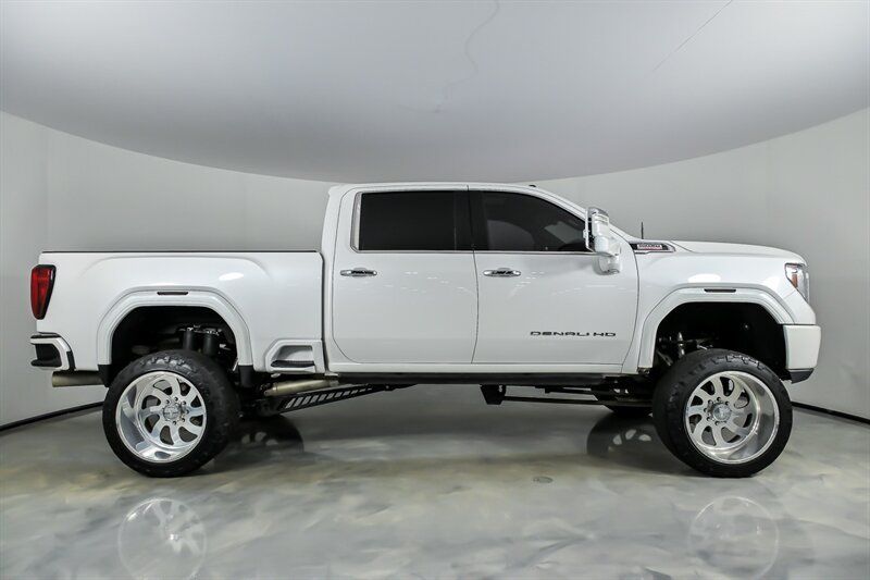 Used 2020 GMC Sierra 2500 Denali w/ Denali Ultimate Package AWD/4WD image 13