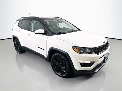 Used 2019 Jeep Compass Altitude image 1