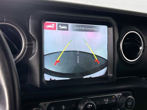 Used 2021 Jeep Wrangler Unlimited Sahara AWD/4WD image 14