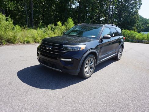 Used 2020 Ford Explorer XLT w/ Equipment Group 202A RWD image 23