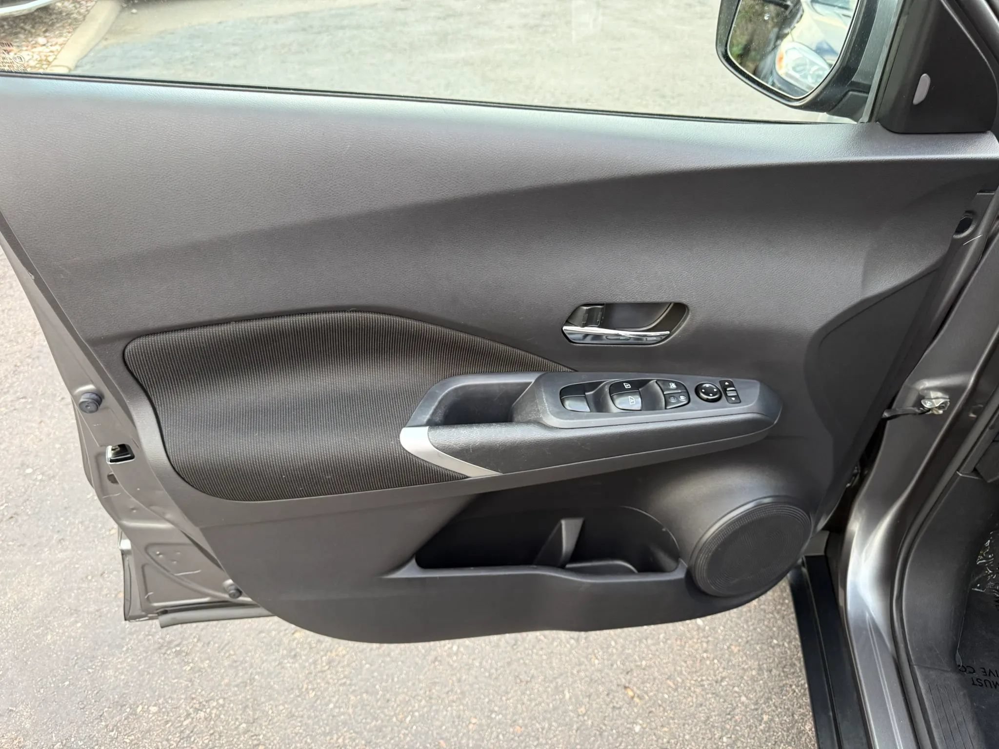 Used 2023 Nissan Kicks SV FWD image 28