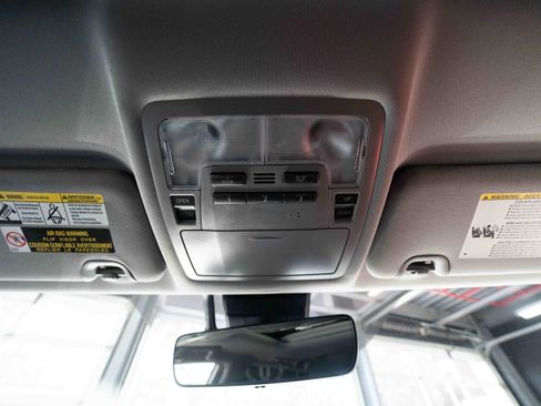 Used 2019 Toyota Highlander Limited image 18