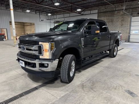 Used 2019 Ford F250 XLT w/ XLT Value Package image 3