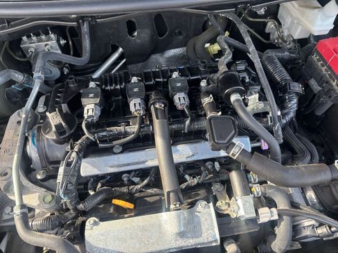 Used 2025 Nissan Versa SV image 32