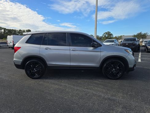 Used 2021 Honda Passport Sport image 3