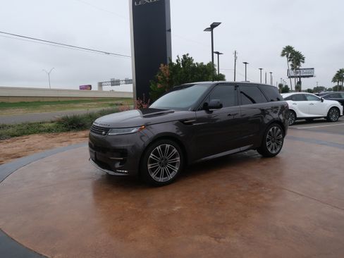 Used 2024 Land Rover Range Rover Sport Dynamic SE image 5