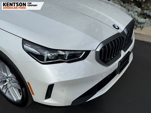 Used 2025 BMW 530i xDrive image 15