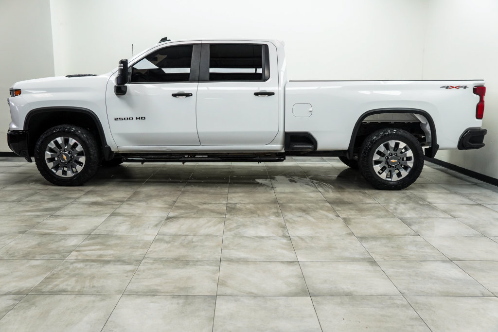 Used 2024 Chevrolet Silverado 2500 Custom w/ Custom Value Package AWD/4WD image 10