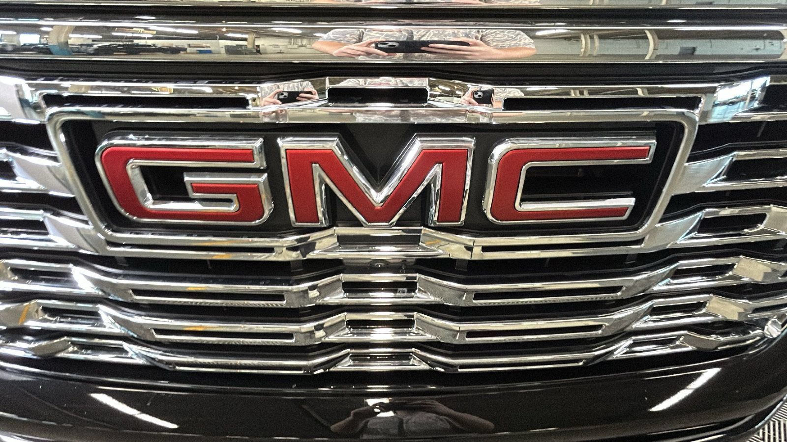 Used 2025 GMC Sierra 1500 Denali AWD/4WD image 10