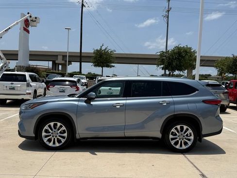 Used 2020 Toyota Highlander Limited FWD image 8
