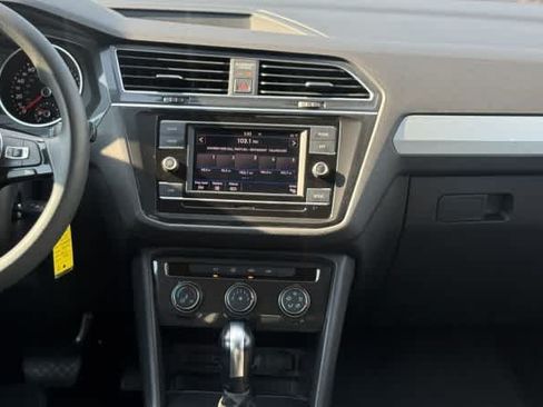 Used 2019 Volkswagen Tiguan S FWD image 22