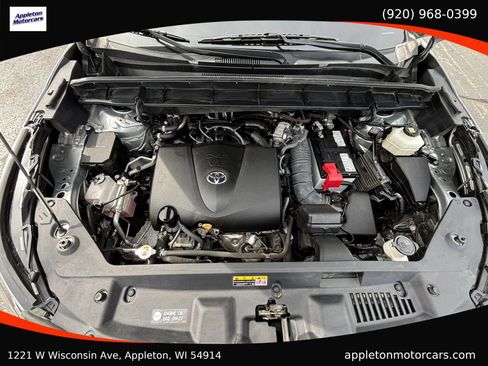 Used 2022 Toyota Highlander XLE AWD/4WD image 52