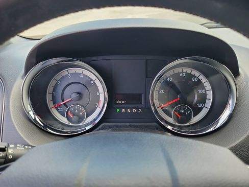 Used 2019 Dodge Grand Caravan SXT FWD image 20