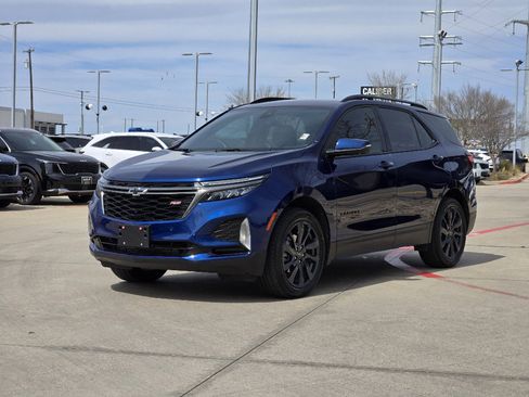 Used 2023 Chevrolet Equinox RS image 2