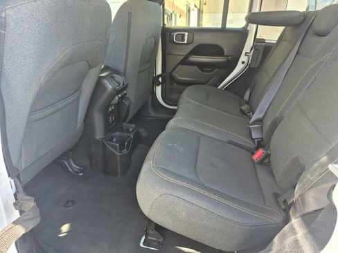 Used 2024 Jeep Wrangler Unlimited Sahara AWD/4WD image 19