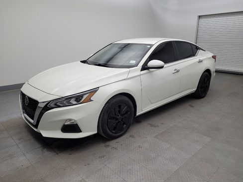 Used 2022 Nissan Altima 2.5 SV image 2
