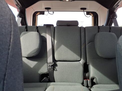 Used 2025 Jeep Wrangler Unlimited Sahara image 12