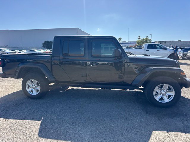 Used 2022 Jeep Gladiator Sport AWD/4WD image 4