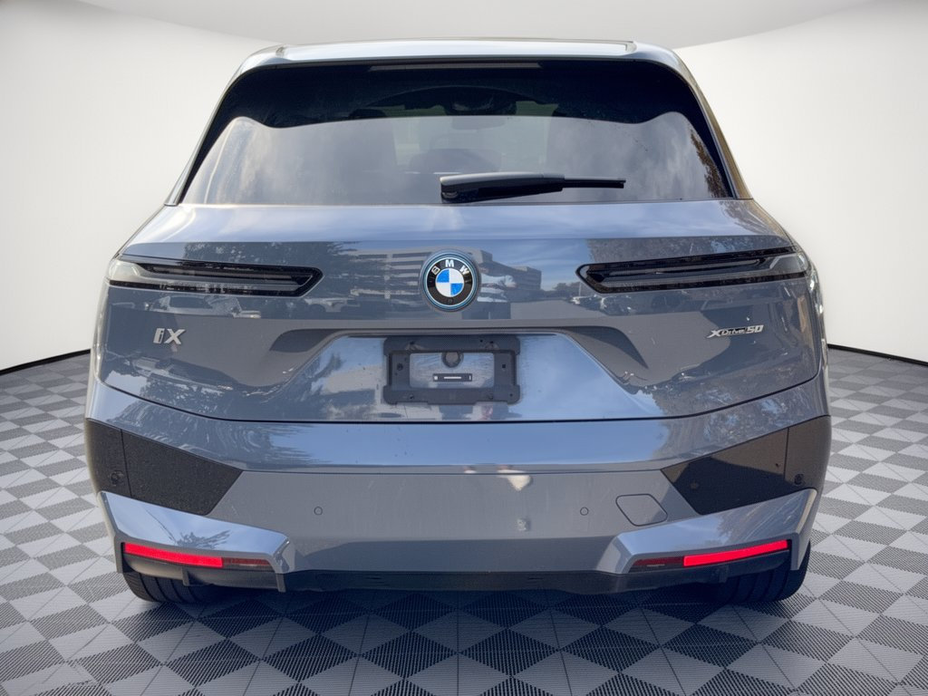 Used 2024 BMW iX xDrive50 w/ Premium Package AWD/4WD image 11