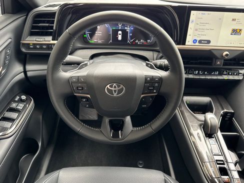 Certified 2026 Toyota Crown Signia AWD/4WD image 14