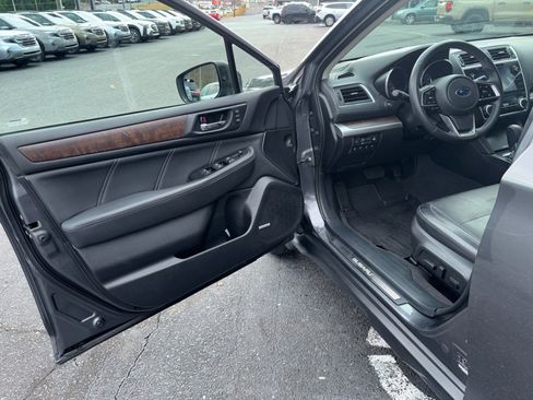 Used 2018 Subaru Outback 2.5i Limited image 9